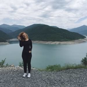 Meet your Posher, Brea